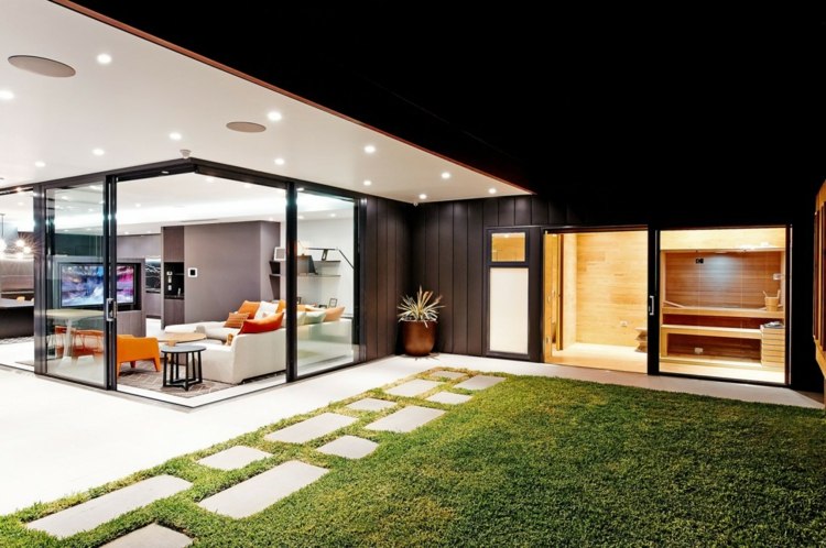 trädgård idé gräsmatta vardagsrum fönster fram modern hus design