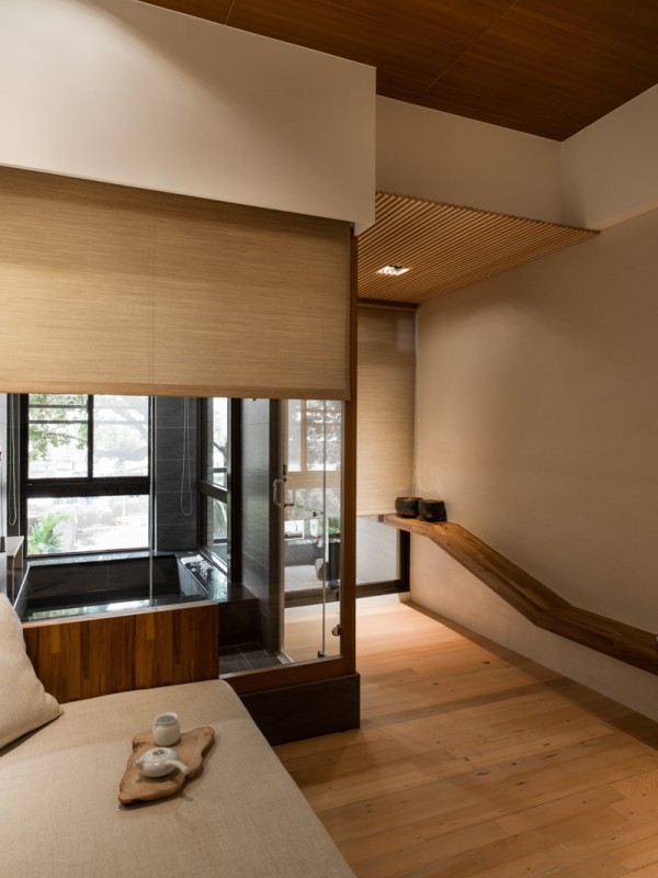 hus ingång interiör japansk lägenhet trendig inredning design väggbeklädnad