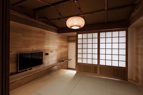 vardagsrumsarkitektur japansk inredningsförslag trä ljus väggbeklädnad