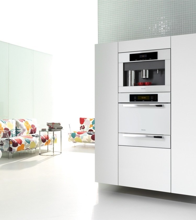 modern-kök-utrustning-hi-tech-minimalistisk-vit-inbyggda vitvaror-köksutrustning-öppen-soffa