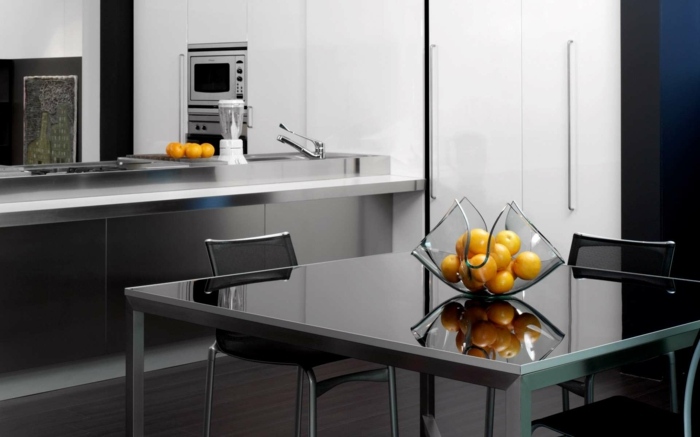 kök matbord svart glasbord elegant modernt