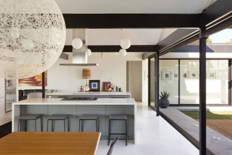 modernt kök planering trä kök ö utsug huva glas vägg idéer
