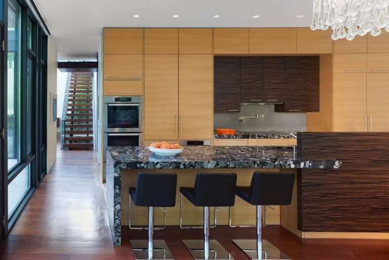 modern-kök-planering-marmor-bänkskiva-ö
