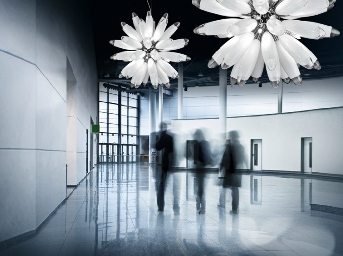 Glas-ljuskrona-FLO-Metal-Lux-Andrea-Lazzari-designer-belysning