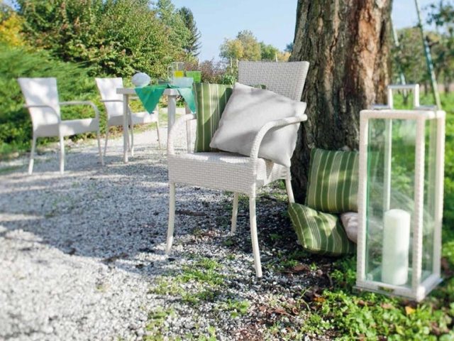 Lounge utemöbler av polyrattan trädgårdstol med vita armstöd