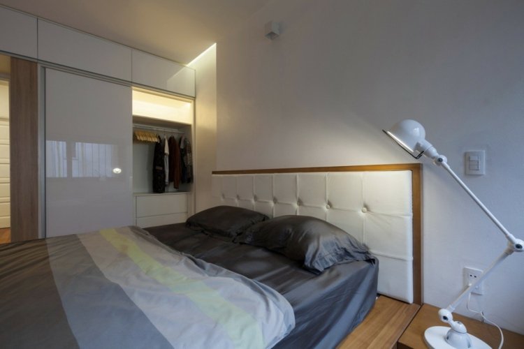 Modern rumsdelare-sovrum-lampa-sänggavel-LED-belysning-garderob
