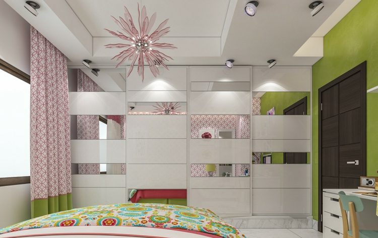 modern-vägg-enhet-garderob-stor-högglans-vit-spegel-förvaring