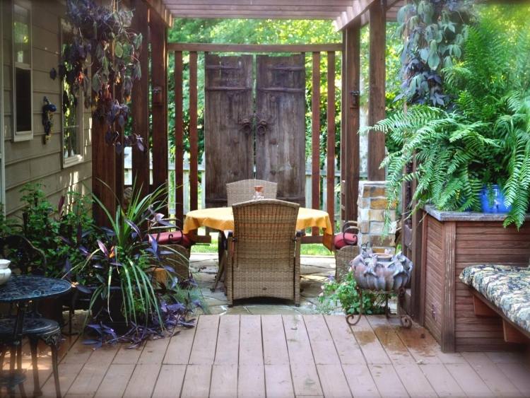 modern-sekretess-skärm-element-trä-landskap-trädgård-dekoration-gamla-grindar
