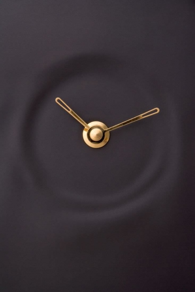Klockdesign-mjuk Kiki Van Eijk-Keramik Svarta klockhänder guldfärgade