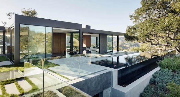 modern-terrass-idéer-infinity pool-betong-glasräcken