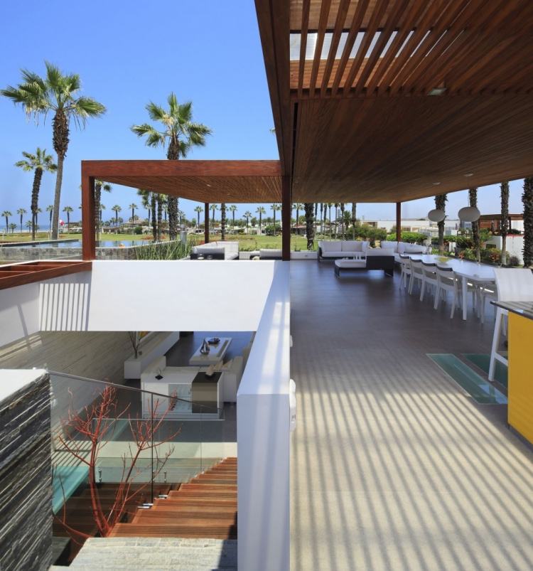 Terrass och trädgårdsdesign -moderna-design-palmer-utsikt-tak-pergola-trä