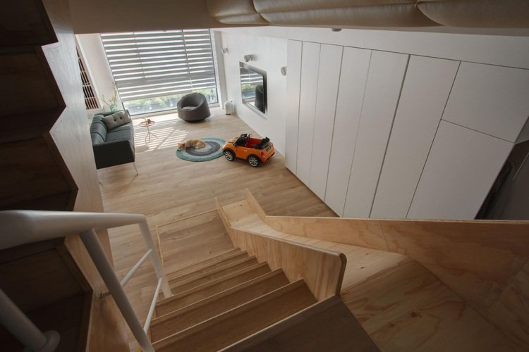 moderna-trappor-barn-rutschbana-design-trä-vardagsrum-trä-golv