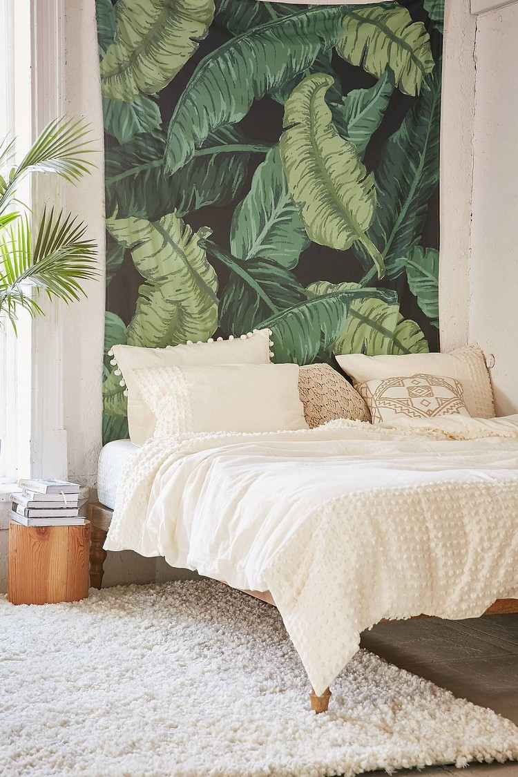 Modernt gobeläng med ett tropiskt mönster för sovrummet