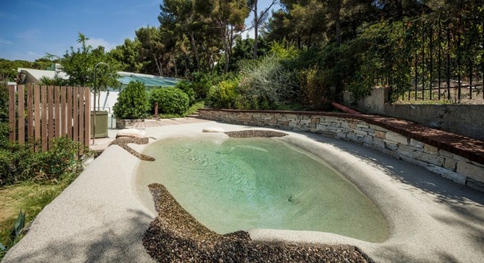 Skapa en trädgårdsdamm från Villa Italy