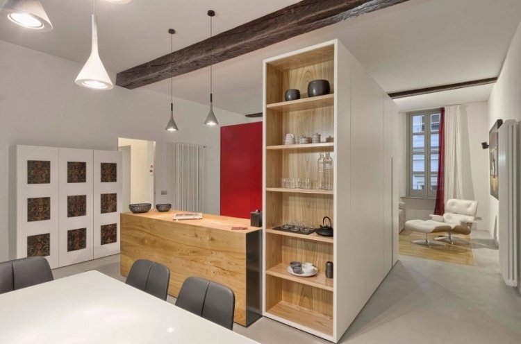modern lägenhet kök-matplats-trä-kök counter-öppna-hyllor