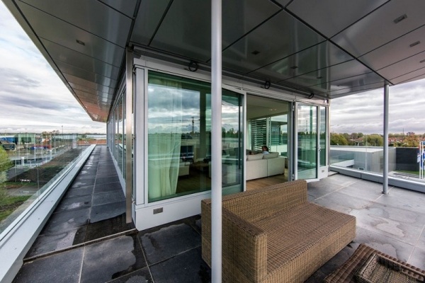 modern lägenhet med skybox design väggar glas