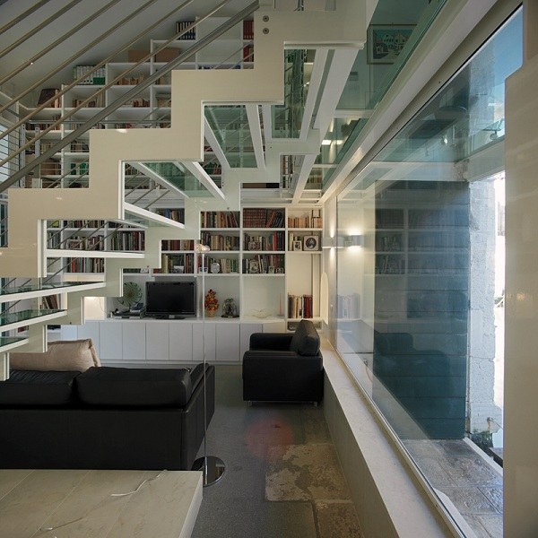 glasdominerad-modern-lägenhet