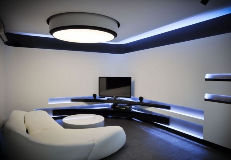modern-levande-vägg-led-hörn-montering-lekrum-soffa-vitt-rum-svart