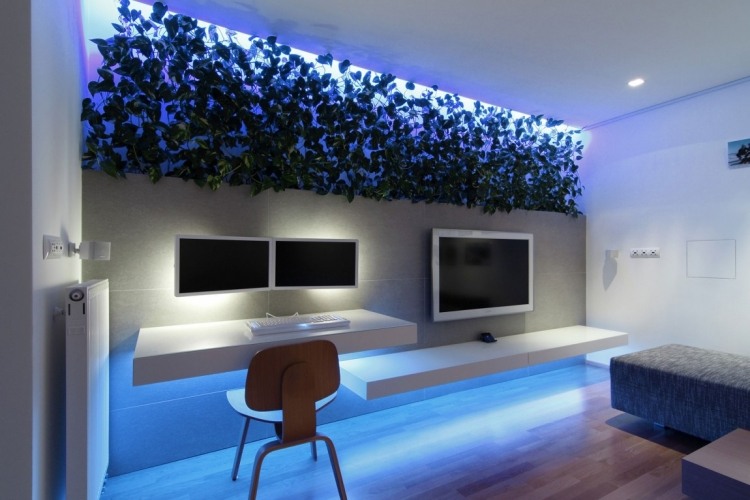 modern-levande-vägg-led-vit-skärmar-stolar-plywood-dekorativa-växter