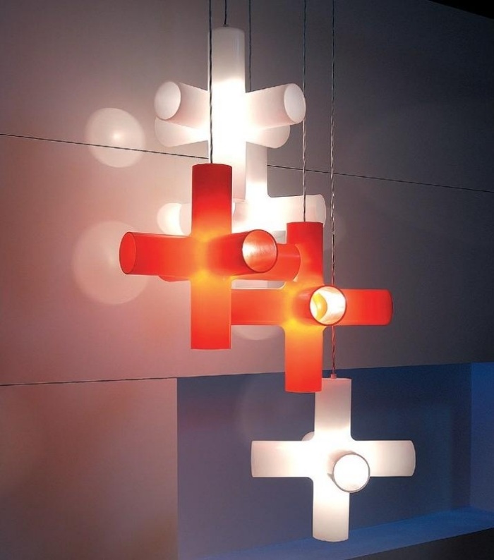Vardagsrumslampor-crosslight-polyeten-hängande lampa-Jan-Melis-Ben-Oostrum
