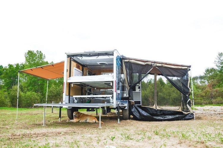 modern campingvagn kompakt husvagn godstransporttransportör sequoia spårmarkörstält