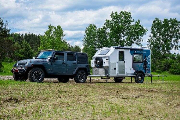 modern campingvagn kompakt husvagn godstransporttransportör sequoia spårmarkör terrängfordon