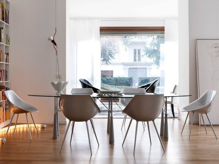 möbler-idéer-modern-matbord-glas-skiva-elegant-aluminium-ben-lybra-driade