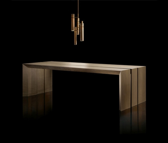 Högkvalitativt matbord i massivt trä-italiensk designlampa