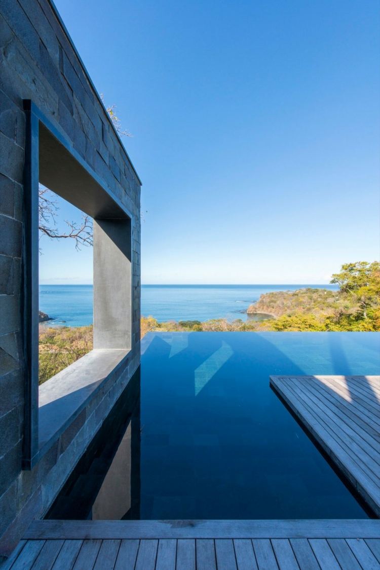 infinity-pool-house-design-costa-rica-modern-utrustning