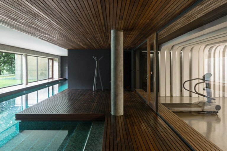 modern lantlig pool pool trägolv modern fitness salong