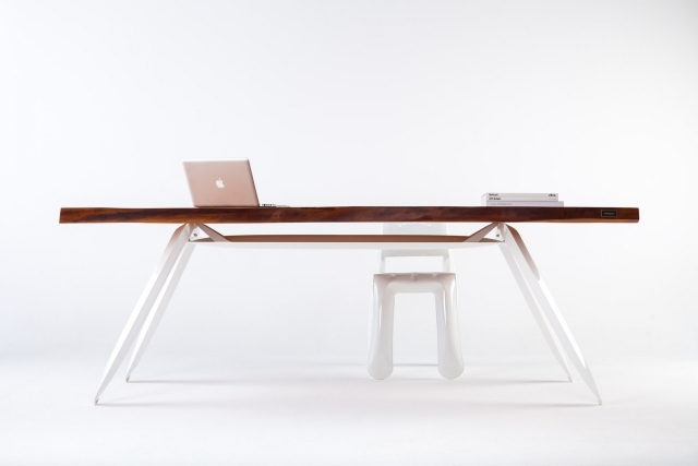 bordsdesign-massivt träbord kornstål ben stabilt
