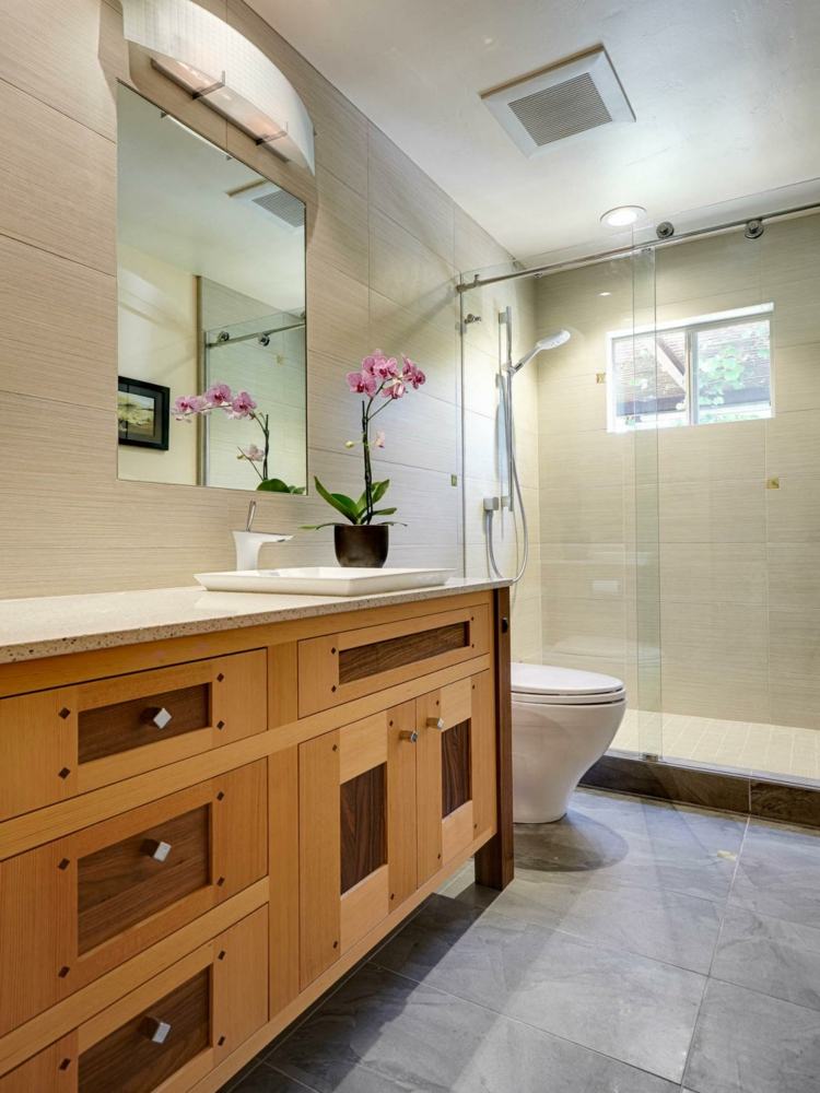 badrum-trä-attraktiva-möbler-design-skåp-orkidé-deco-toalett
