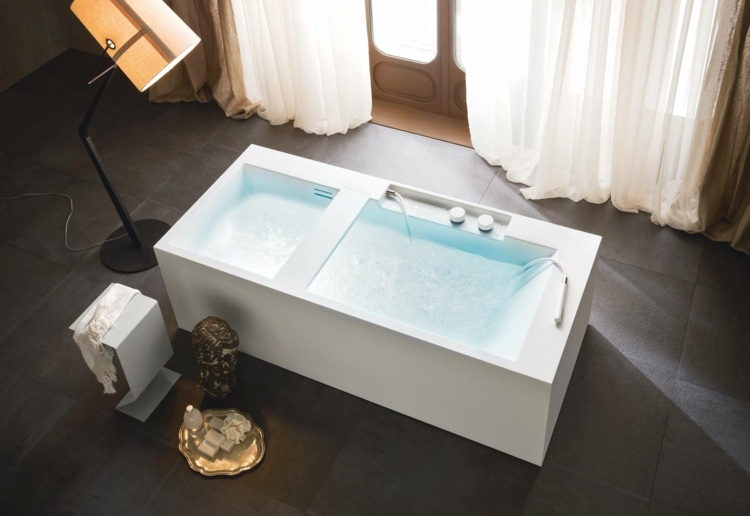 badkar design fristående blå vatten golvlampa