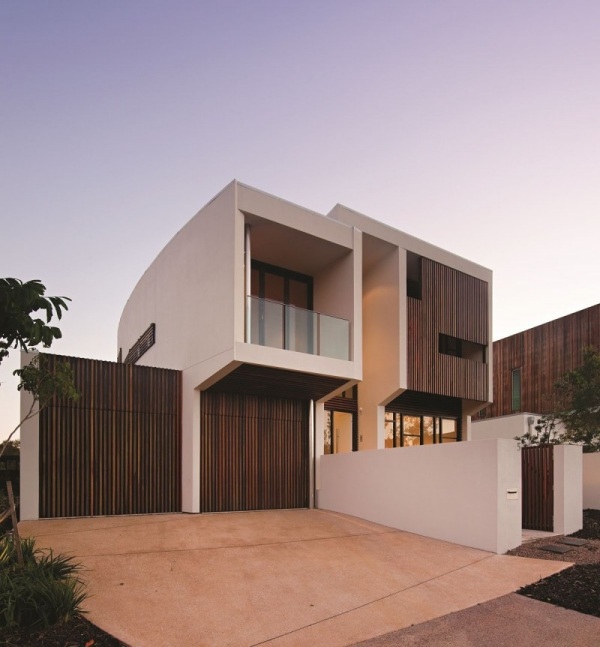 modernt hus med elegant designgarage