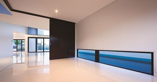 modernt timmerhus med elegant design minimalistisk
