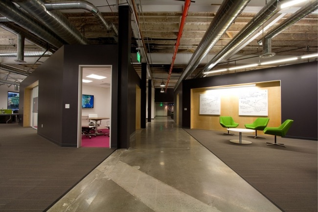 Kontorsdesignidéer-moderna kontorsanläggningar-Skype industriell-chic limegrön