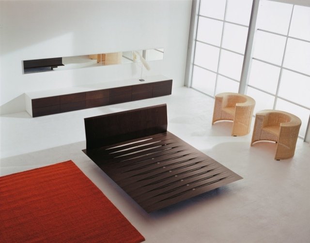 Designer dubbelsäng trälam ventilering mörkt trä