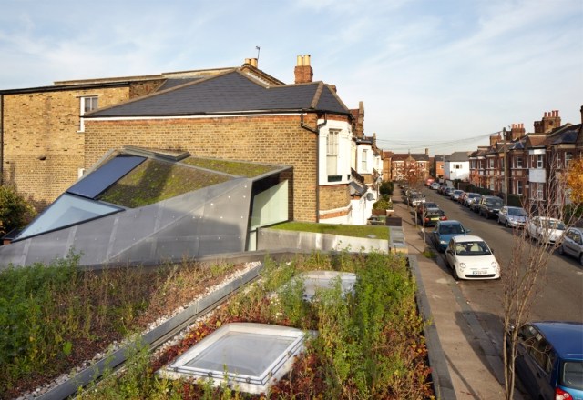 Arkitekt-hus-miljövänligt-grönt tak-FraherStudio-London