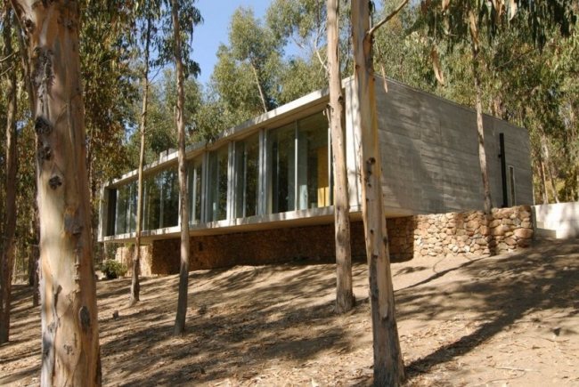 buss hus byggnad chile skog landskap glas fasad sluttning