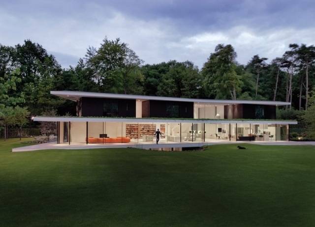 modernt platt tak hus nederländerna glasväggar innergård
