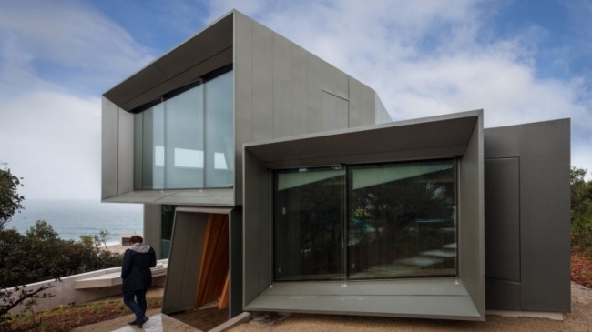 Modernt hus med panoramafönster kust-Australien bostäder-zinkbeklädnad
