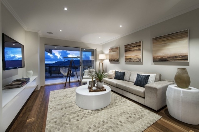 moderna vardagsrum-neutrala färger-grå-soffa-kuddar