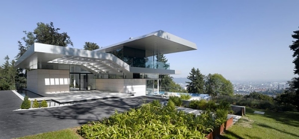 modern husdesign med panoramautsikt över linz