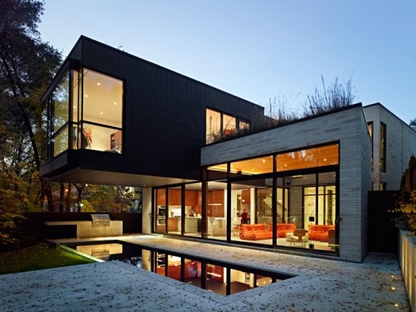 Modernt flerfamiljshus-kanadaglas med glasfasad-Cedarvale Ravine House