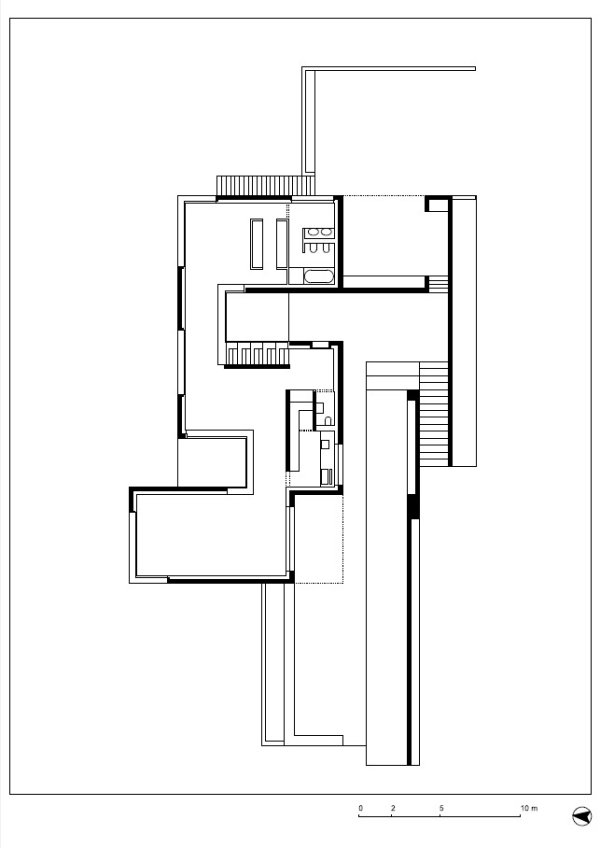 modernt hus med minimalistisk designkällare