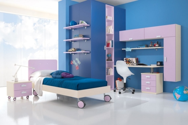 moderna-barnrum-möbler-lila-ecru-flicka-blå-väggfärg