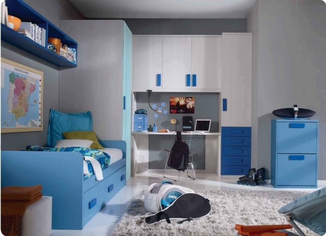 modern-barnrum-pojke-blå-grå-möbler-grå-väggfärg