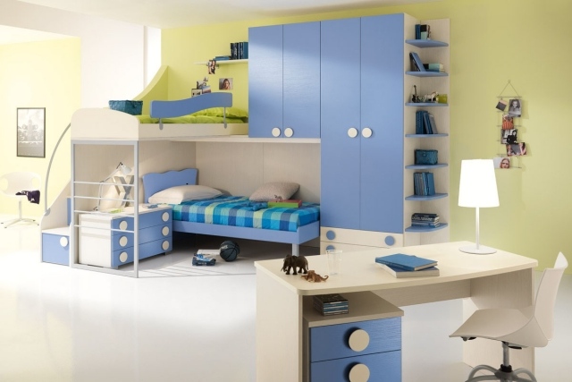 möbler-barnrum-pojkar-loft-säng-grädde-blå