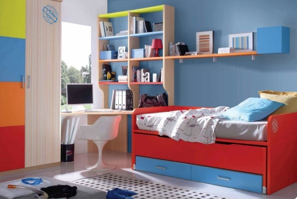 möbel-set-barn-rum-pojke-färgglada-röda-enkelsäng-säng-box