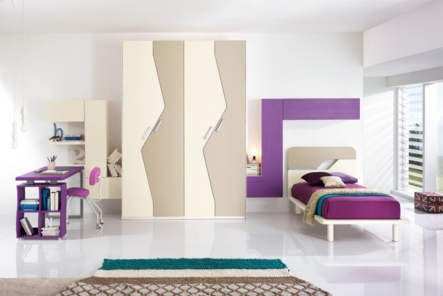barnrum-inredda-moderna-möbler-garderob-lila-grädde